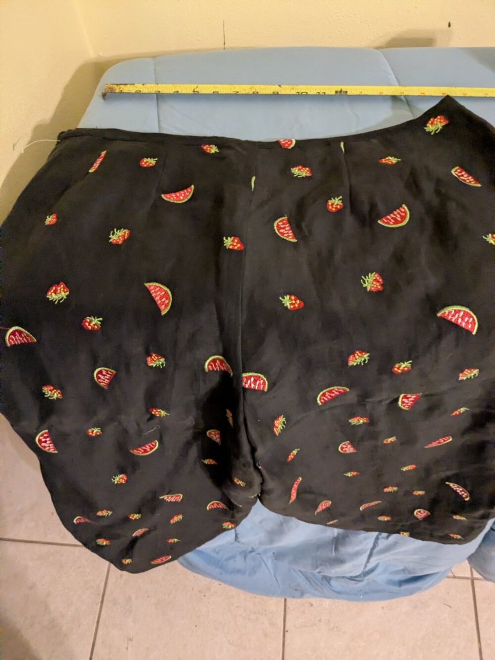 Watermelon capris - Picture 4 of 4